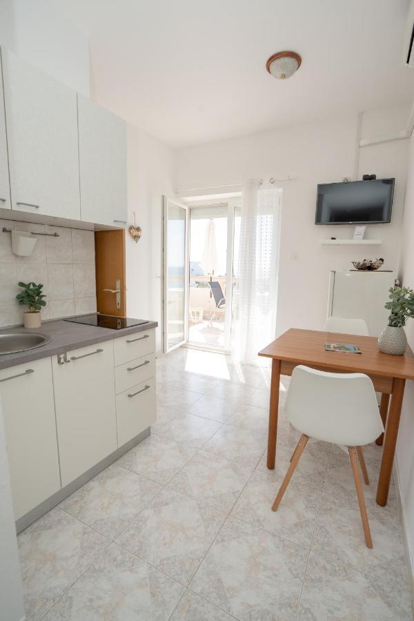 Apartments And Rooms Ljubica ルン エクステリア 写真