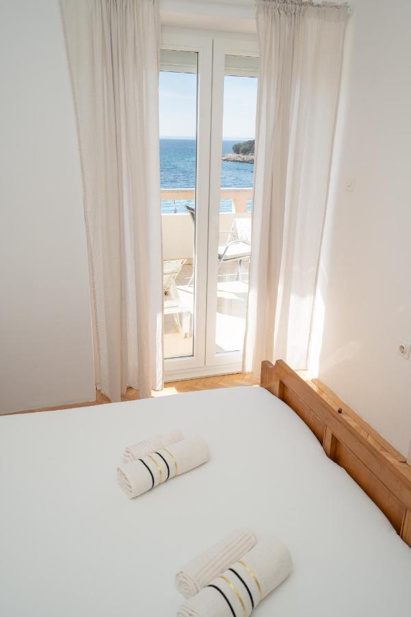 Apartments And Rooms Ljubica ルン エクステリア 写真